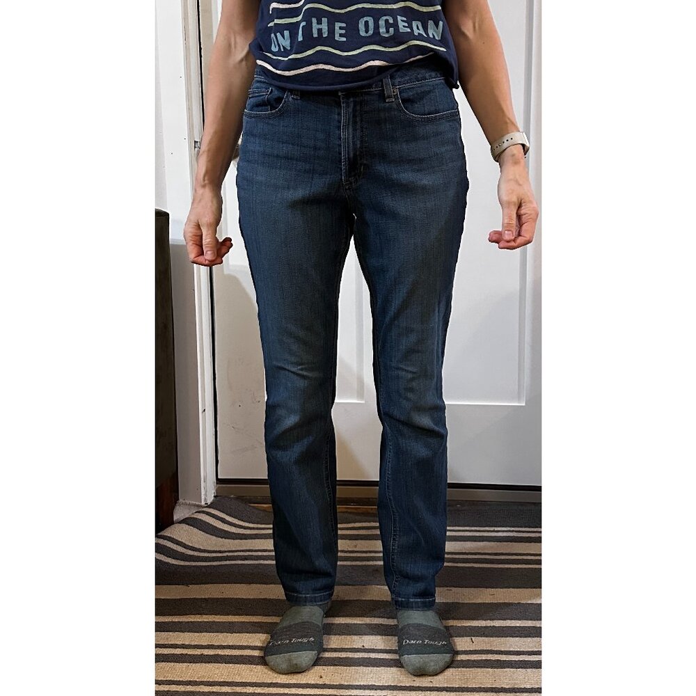 LL Bean Straight Leg Favorite Fit Jeans, size 10 R, Excellent Condition